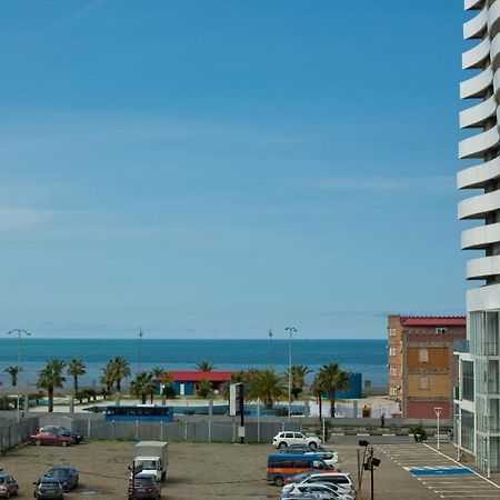 Apartamento Rezal Plaza Batumi Exterior foto