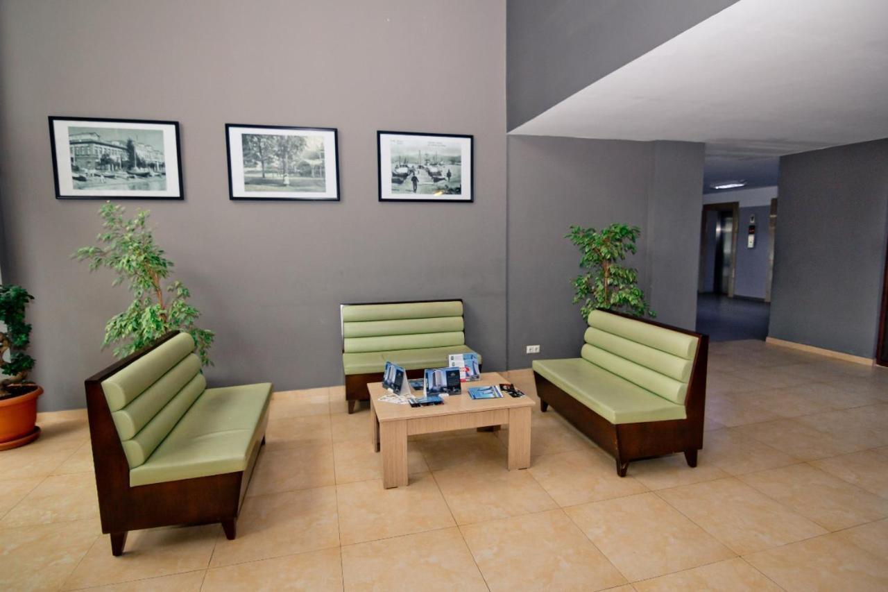 Apartamento Rezal Plaza Batumi Exterior foto