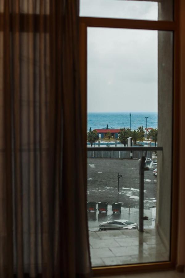 Apartamento Rezal Plaza Batumi Exterior foto